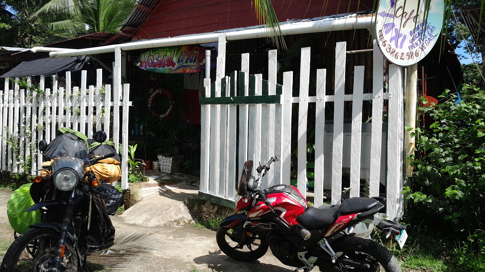 Hostal-cafe-Axi