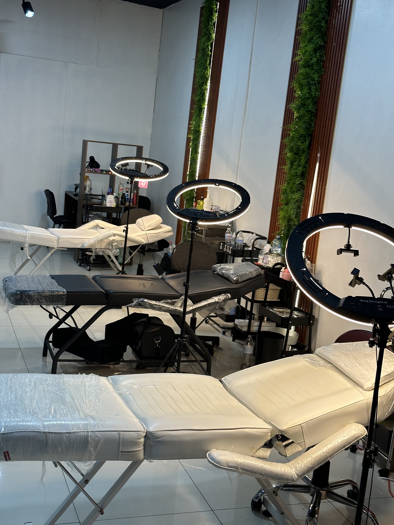 Salón de belleza y barbería studio Cejas unisex