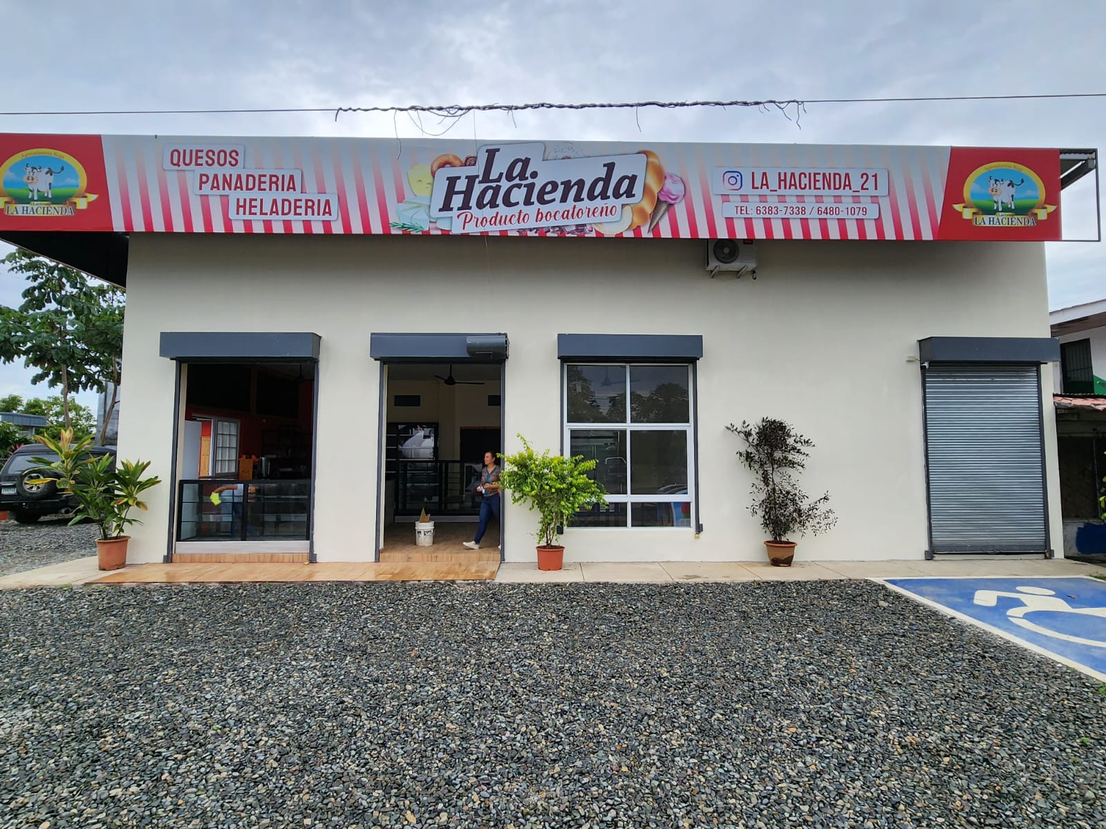 Panadería y Quesos La Hacienda • Changuinola
