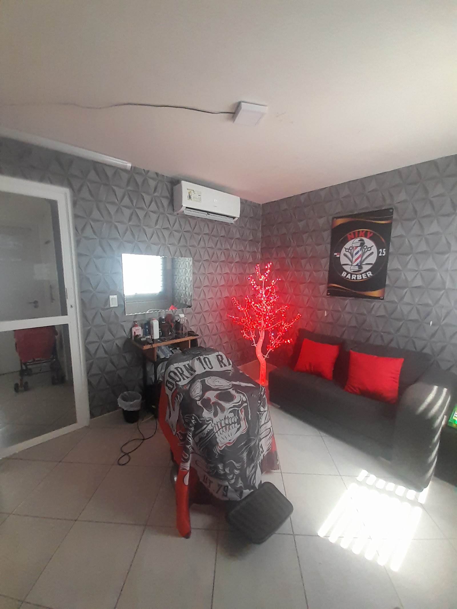Niky barber studio