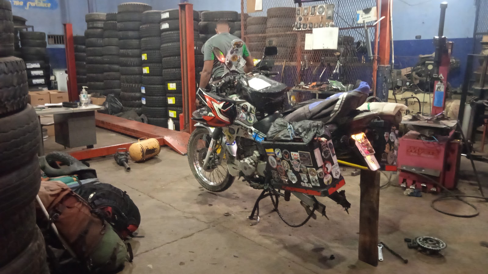 Los Gomeritos Wheel Center