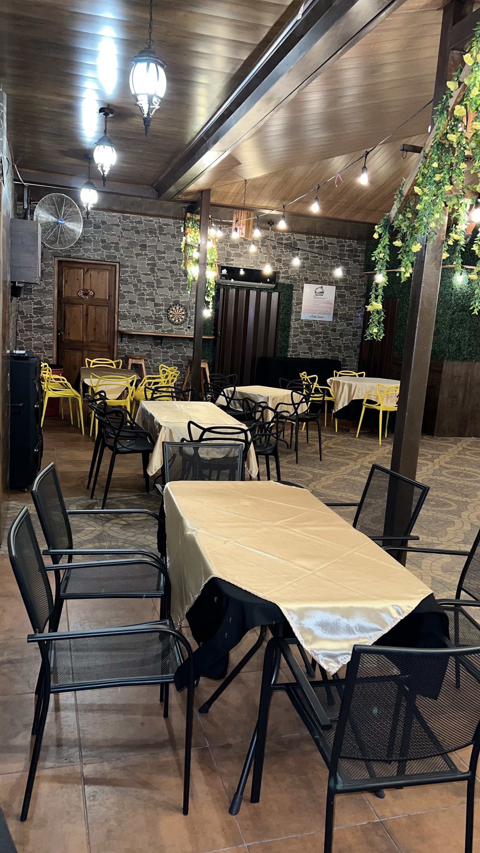 Salón de Eventos El Rancho de Villa Mercedes (Arelis Rojas)