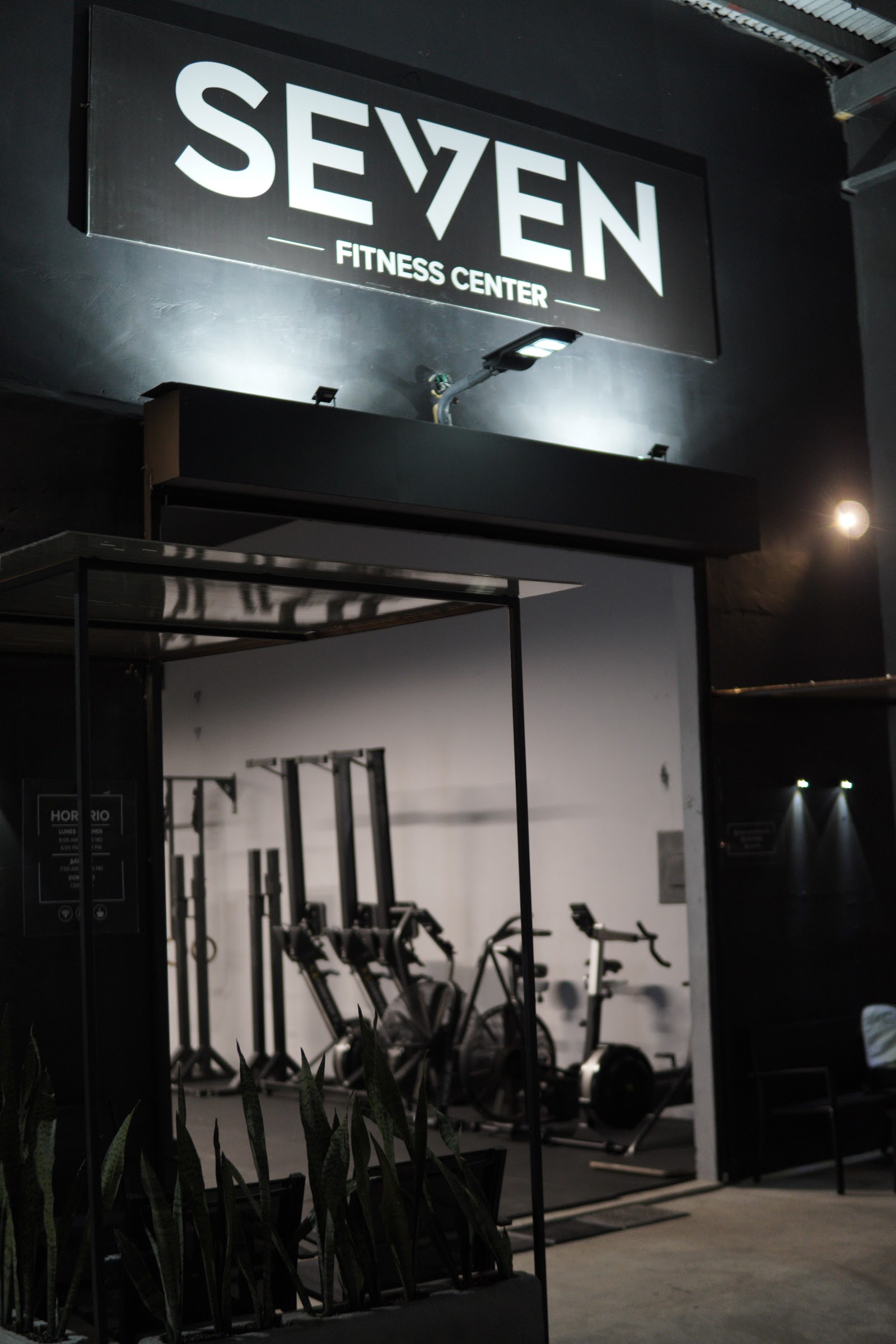 SEVEN Fitness Center