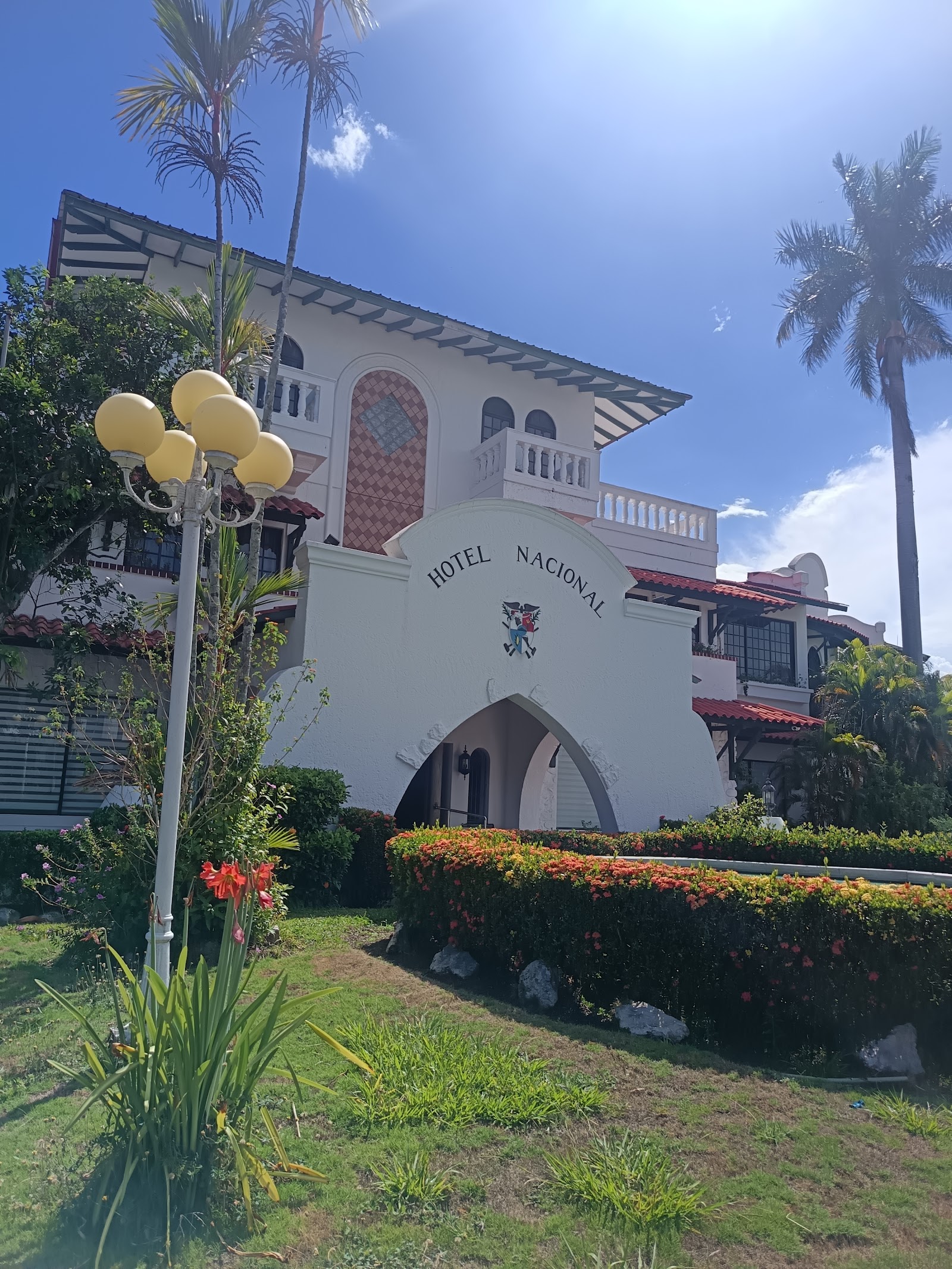 Pirata's Bar and Grill