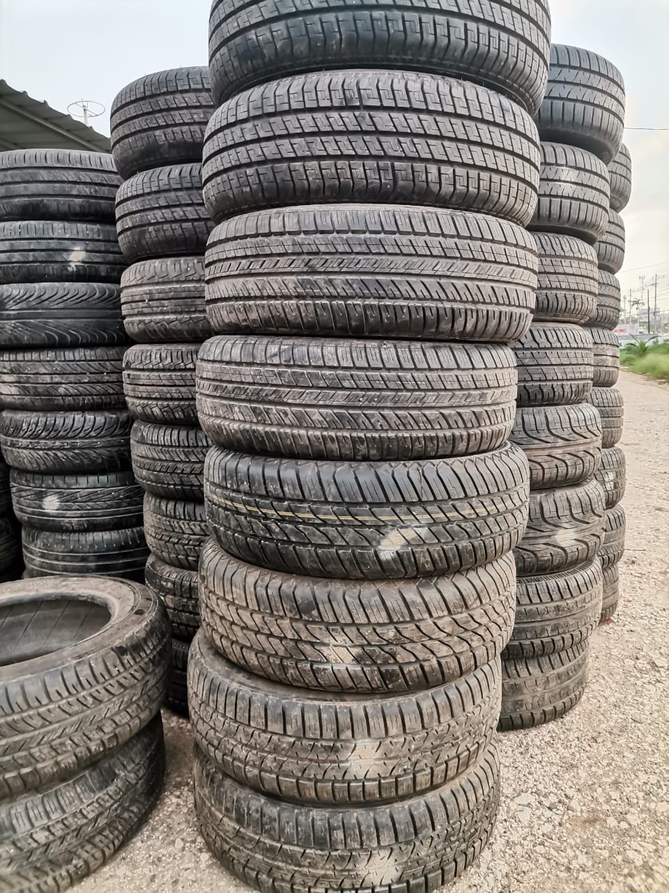 J y A tires,s.a