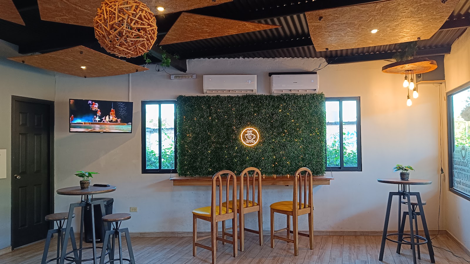 La Casa de Mamá Elia