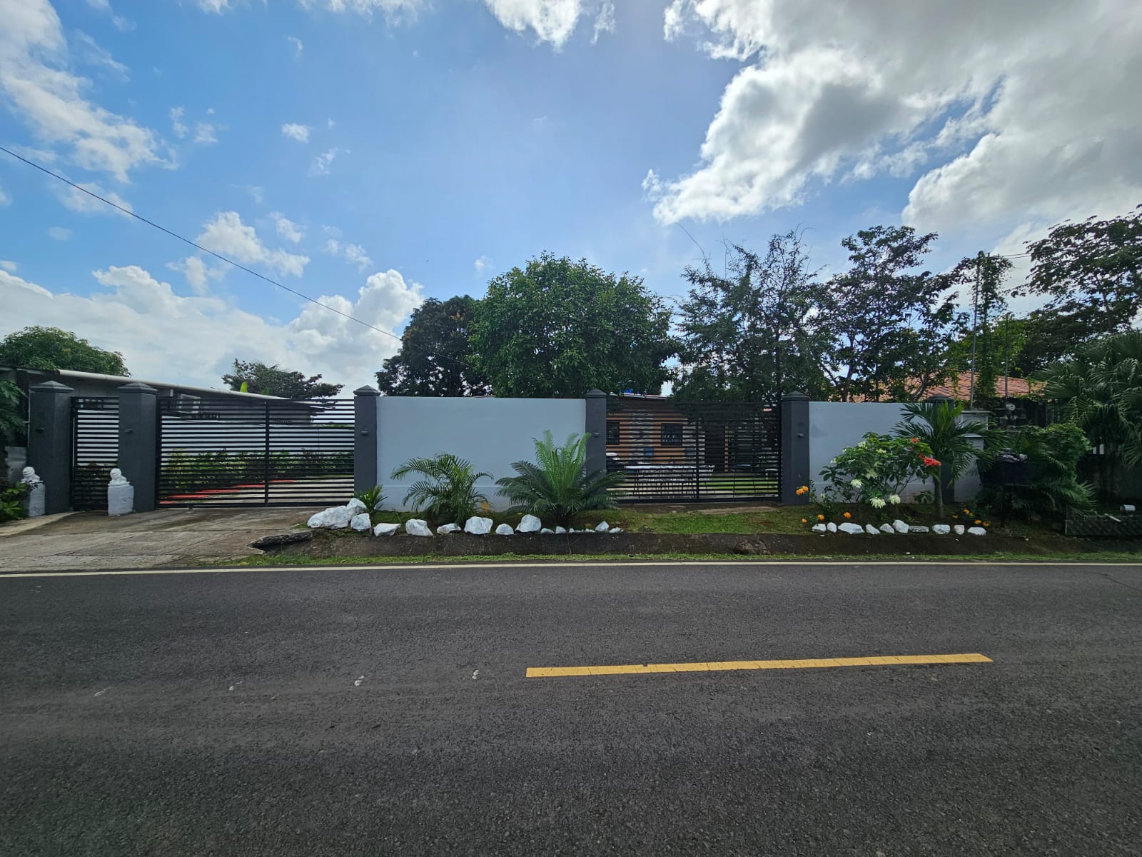 PLEASANT HOSTAL