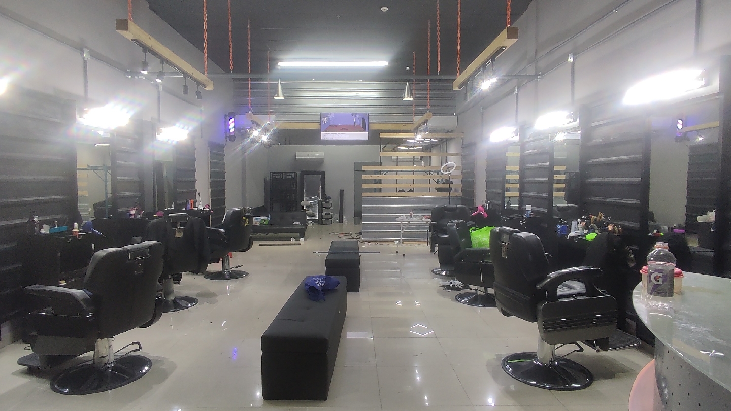 FUTURO BARBERSHOP