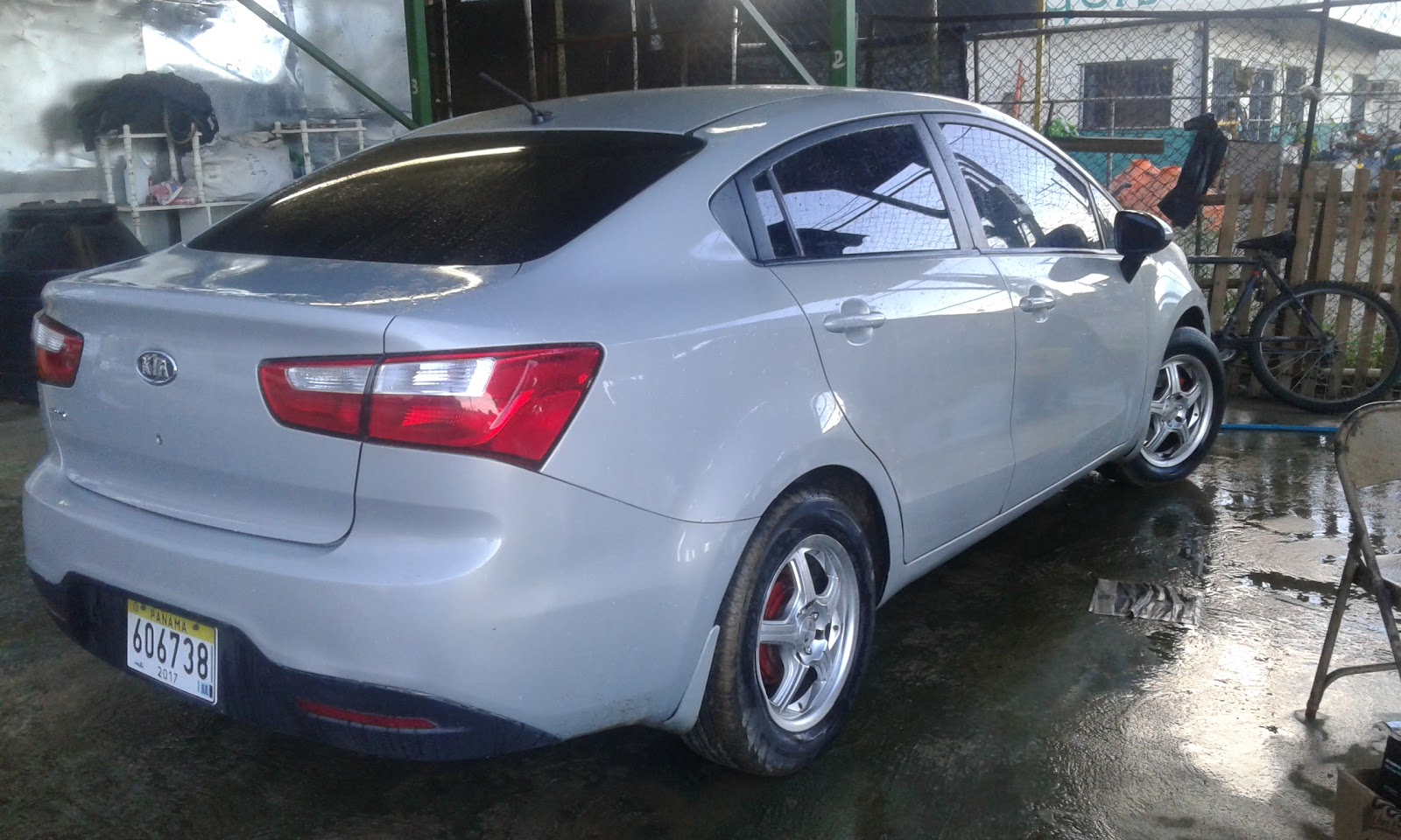 Autos y Gruas Car Wash