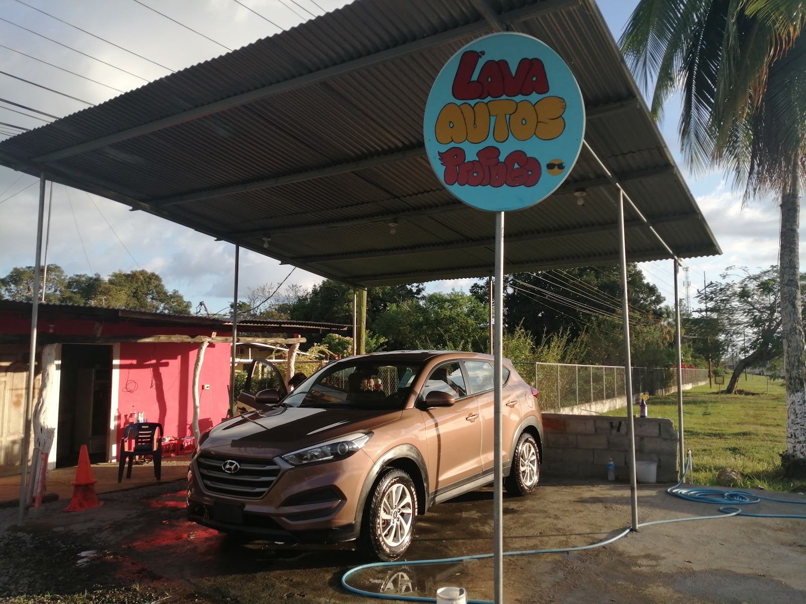 Prófugo car wash